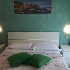 https://elite-19.hotelitalianriviera.com